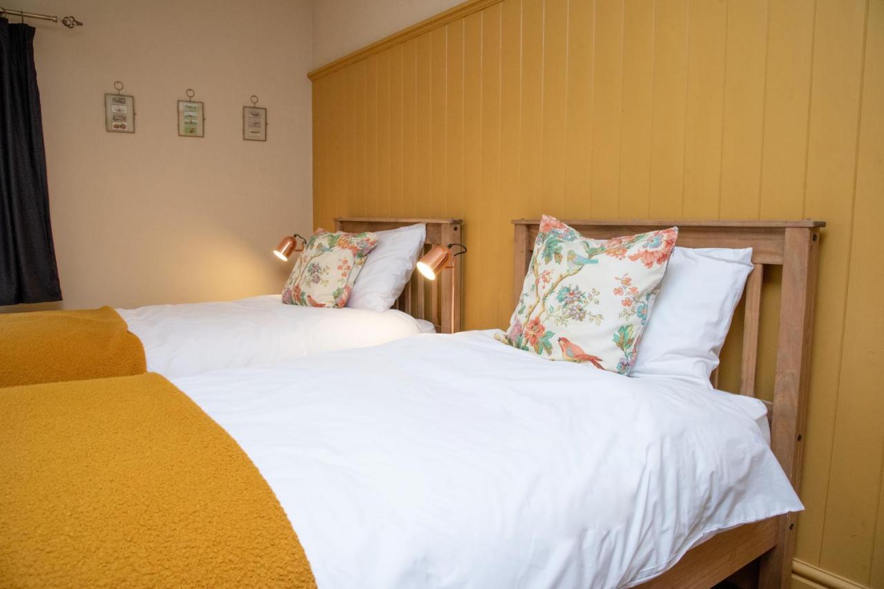 Work And Relax - Fast Wifi, Fireplace & Near Pub Newton Aycliffe Luaran gambar
